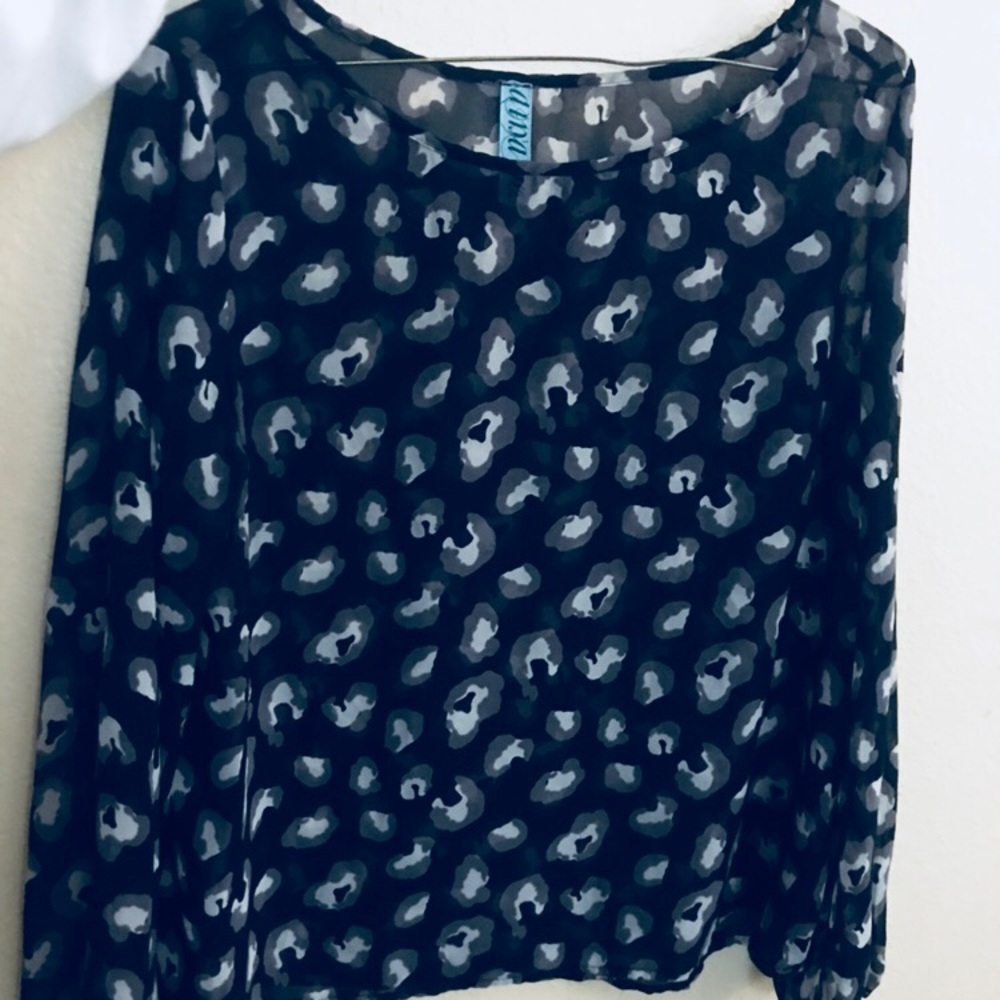 Black cheetah print top
